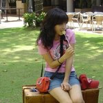 긴 머리 최강희, <b>사탕</b> 먹는 모습도 귀엽구나!