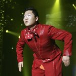 싸이 완전 새 됐네...