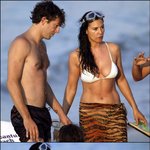 모니카벨루치 남편뱅상과 해변에서 비키니<b>차림</b>