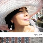 손태영, <b>외국</b>에서 아슬아슬 겨우 걸친 드레스 입고 거리에?