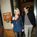 패리스힐튼과 식당에서 <b>일</b>하던 <b>모델</b> 남자친구!