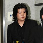 故 <b>이언</b>의 빈소 찾은 '슈주'신동, 정말 살 많이 빠졌네