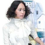 이영아 어색한 화장에 과한 <b>뽀샵</b>으로 엄청 길어진 다리의 봄화보