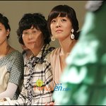 박지윤 패션쇼에서~뭔가 <b>평범</b>해보이는 얼굴
