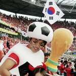 김종민과 <b>신지</b>의 격한 응원복