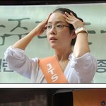 '아라레'같은 한지민, 안경쓰고 동안미모 <b>자랑</b>중!