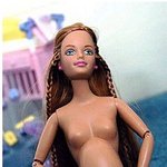 출산하는 바비인형