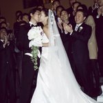 김희선 신랑과 키스하는 사진