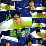 욕조에 100개 음료수 붓고 목욕시키는 아버지 ㅋ