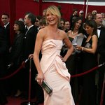 [아카데미]<b>연분홍</b> 드레스 입은 카메론 디아즈 클로즈업, 주름의 압박...