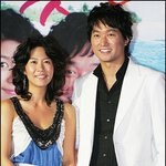 같은<b>옷</b>을 입은 네사람