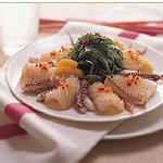 마늘소스를 넣은 오징어초무침 만들기