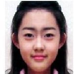 뭘해도 예쁜 고아라, 좌우 <b>대칭</b>을 해도..