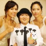 너무 <b>경직</b>된 신애의 표정! 눈만 땡글땡글,  어색해 보이네~