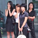 故 '이라' 영결식에서 황정음-김용준 커플...