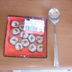 손톱만한 김밥.. 포장은 왜이렇게 <b>거창</b>해