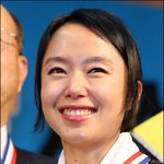 자랑스러운 한국인 상 받은 <b>전도연</b>! 가슴에 무궁화 달고~
