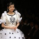 구혜선 앙드레김 패션쇼에서 조금 <b>어색</b>했어~!!