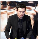 <검은집> 시사회, <b>검정</b>색으로 차려입은 황정민