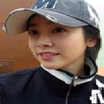 모자쓴 한지민, 모자가 잡아 먹겠네