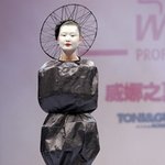 난 모델이 되면 예쁜옷만 입을 줄 알았어..........