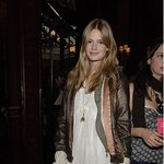 해외모델들 <b>일상</b>에서 이렇게 <b>옷</b>을 입넹