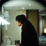 화장실에서 담배피는 <b>소지섭</b>