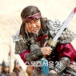 '사극달인' <b>이계인</b>, 엽기 낙마 사고