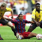 호나우딩요의 <b>철벽</b> 수비