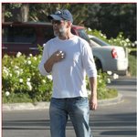 수염이 덥수룩한 브루스<b>윌리스</b>, 모델 여친과 함께