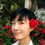 오연수, 꽃과 함께 셀카! <b>실크</b>피부 부럽다!!