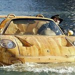 나무로 만든 페라리 f50 보트