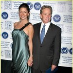 노화때문이야?; 얼굴이 이상하게 변한 케서린 제타 존스;