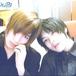 영웅재중 옛날에 <b>양아치</b>였을때 친구랑 찍은