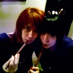 슈주의 김희철, 아시아의 별 보아 함께 밥먹는 사진,