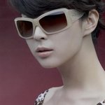 '빅뱅 <b>st</b>.'선글라스 쓴 송윤아ㅋ 자꾸 보니 자유로귀신 같음