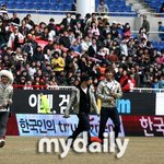 축구장에서도 인기만점!! 빅뱅 직찍ㅋㅋ