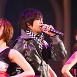 빅뱅 탑, 가방에 <b>보물</b>이라도 들었니? 방송중에 웬 가방???