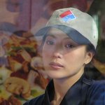 같은 유니폼 김태희-김희선, 알바<b>하다</b> 싸웠나?