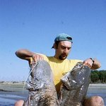 괴물고기 <b>사냥</b>꾼 무섭지도 않은가봐