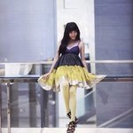 새 화보 속 한예슬~하체가 <b>풍만</b>해보여!