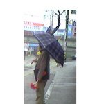 졸업식 후, <b>쓸쓸</b>한 아버지의 모습