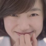 <b>cf</b>속 임수정, 작렬하는 미소..그런데 손이..