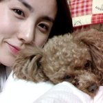 간미연, 침대위에서 강아지와 <b>요염</b>하게 셀카~~!!