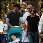 빅토리아 베컴, <b>웬일</b>로 하이힐을 버리고 땅으로 내려오셨네?