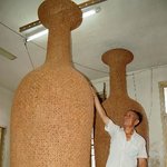 호두로 만든 거대한 <b>꽃병</b>