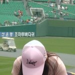 부산<b>사직</b>야구장에서 시구하는 한효주~직찍!!