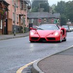 나비모양? 버터플라이 도어 차량들