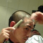 유덕화, '<b>삭발머리</b> 직접 다듬어'