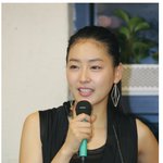 [쩐의 전쟁] <b>뒷풀</b>이간 박진희, 엄지 올리며 신났어